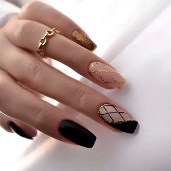 French Manicure in Minutes: Ballerina Press-On Nails - Image 3